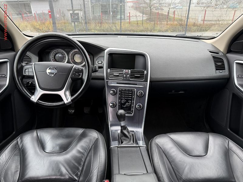 Volvo XC60 (2012) 2.4 D5 AWD, Ocean Race - fotka 8 z 19