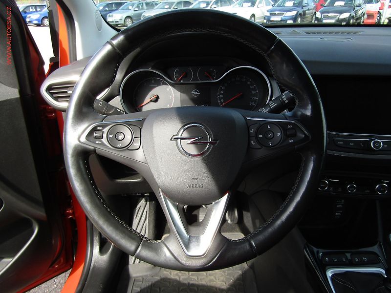 Opel Crossland (2021) 1.2 T, 1.maj,ČR, Elegance - fotka 13 z 17