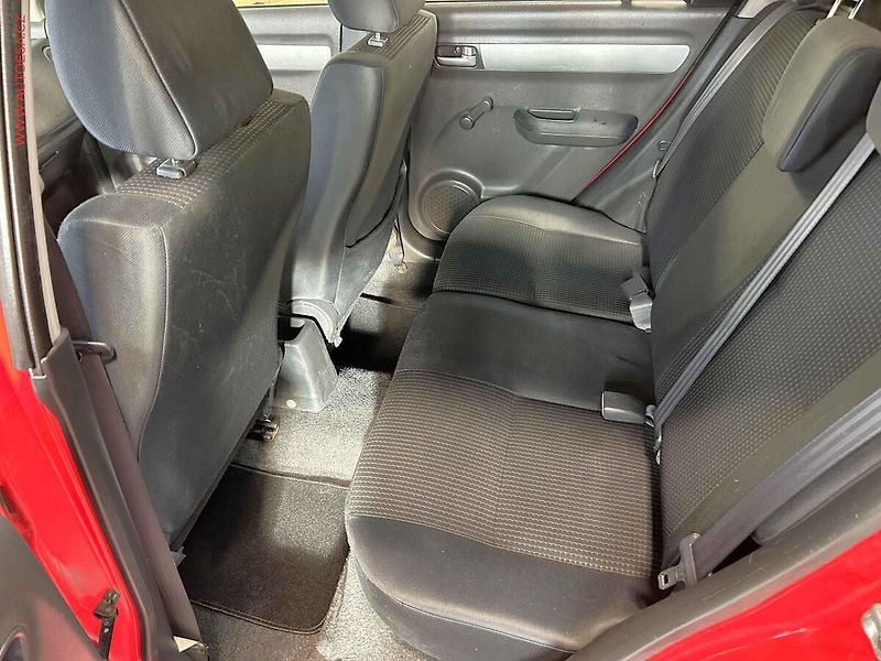 Suzuki Swift (2005) 1.3i, ČR - fotka 10 z 13