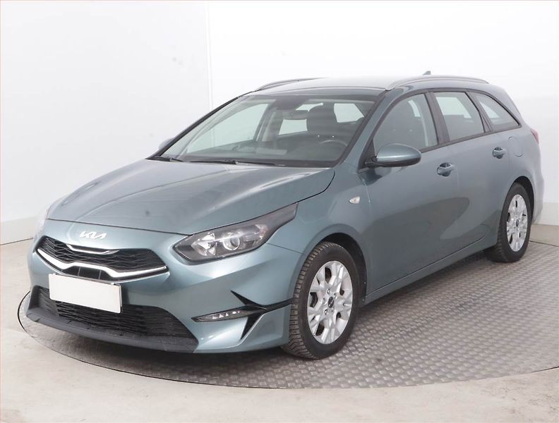 Kia Ceed (2023) Spin 1.0 T-GDI, SPIN, DPH - fotka 2 z 15