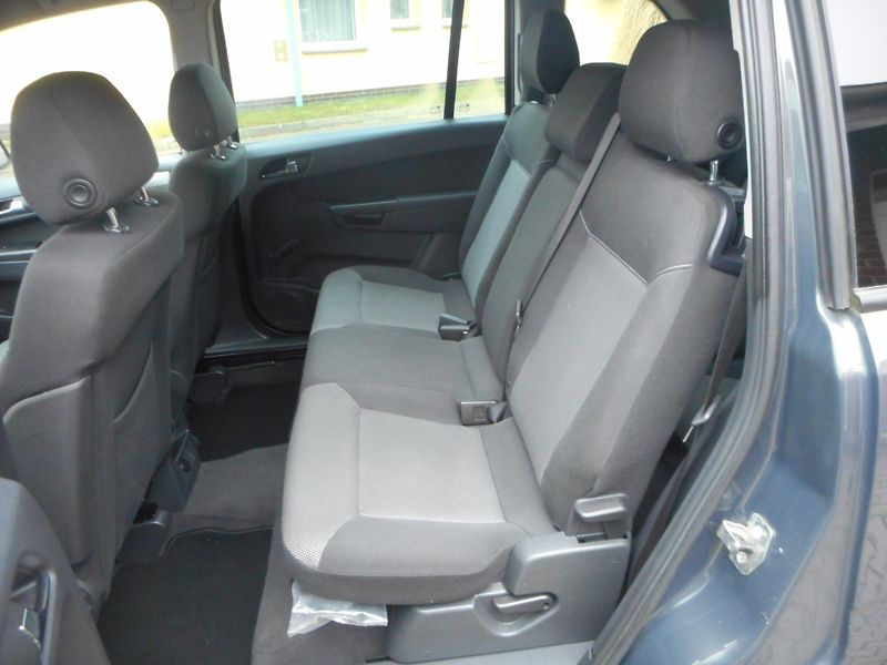 Opel Zafira (2014) 1,8 16v TEMPOMAT, KLIMA,7-míst - fotka 7 z 17