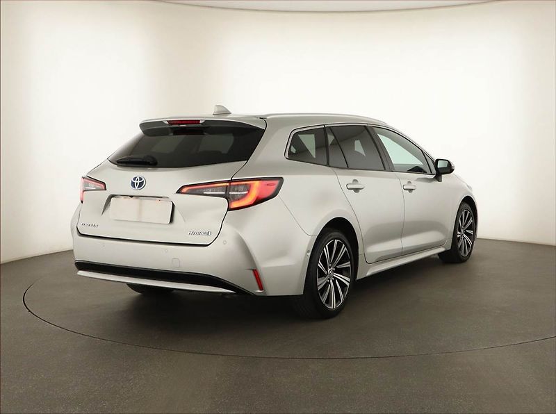 Toyota Corolla (2022) Comfort 1.8 Hybrid - fotka 5 z 15