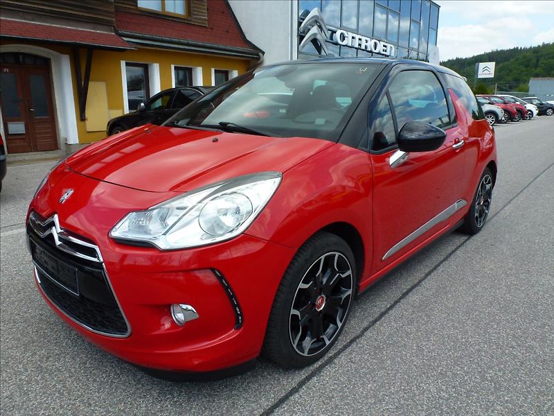 Citroën DS3 1,6 16V VTi THP SportChic - fotka 2 z 46