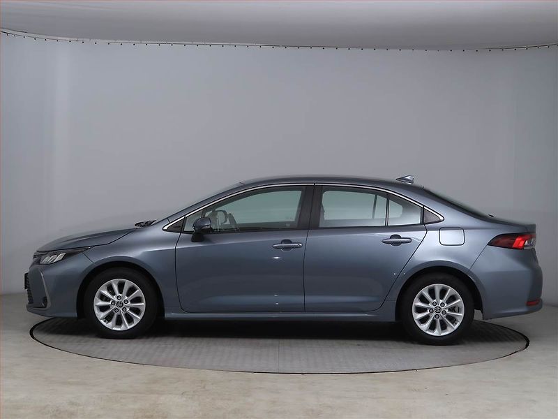 Toyota Corolla (2022) 1.5 VVT-i, Serv.kniha - fotka 3 z 14
