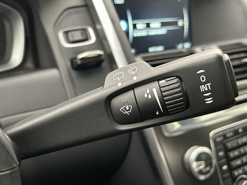 Volvo XC60 2.0 T5 Sumum - fotka 48 z 62
