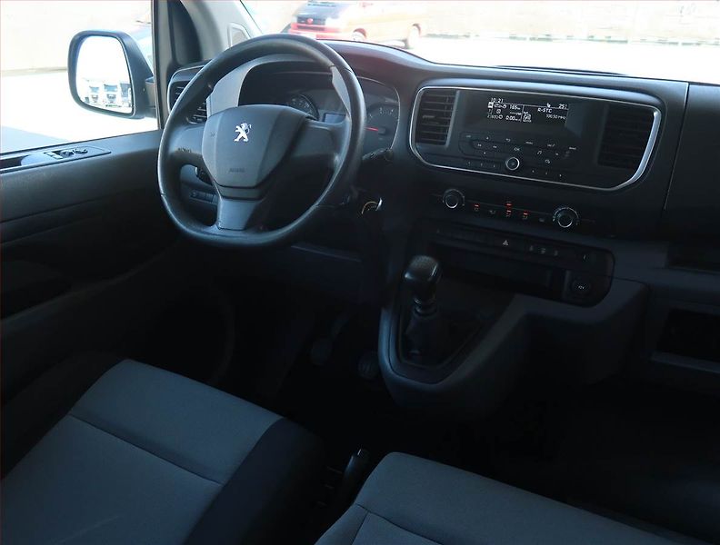 Peugeot Expert (2017) 1.6 BlueHDi, Bus, 6Míst, ČR - fotka 7 z 17
