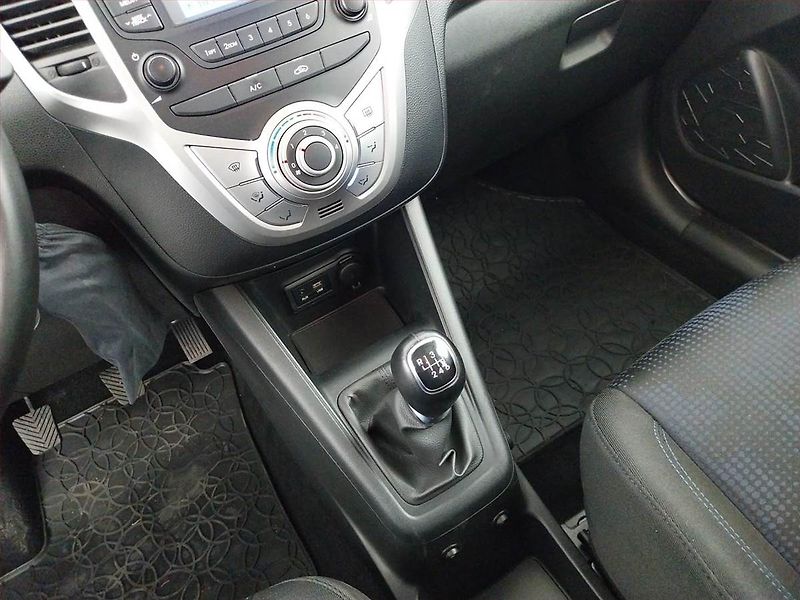 Hyundai ix20 (2016) 1.6 CVVT, Serv.kniha - fotka 13 z 15