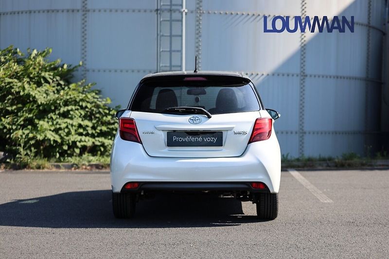 Toyota Yaris 1.33 VVT-i Selection Senso Sma - fotka 22 z 23
