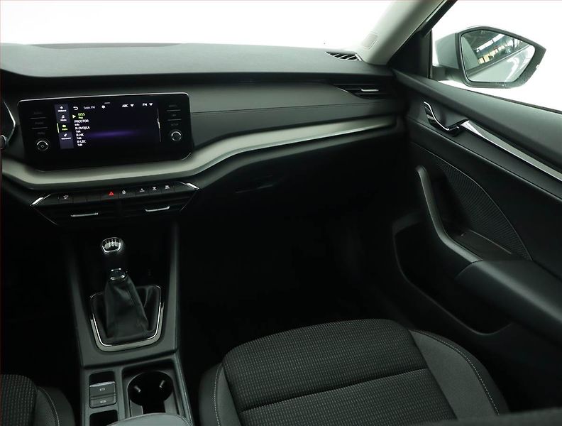 Škoda Octavia (2022) Ambition 2.0 TDI, ČR,1.maj - fotka 8 z 15
