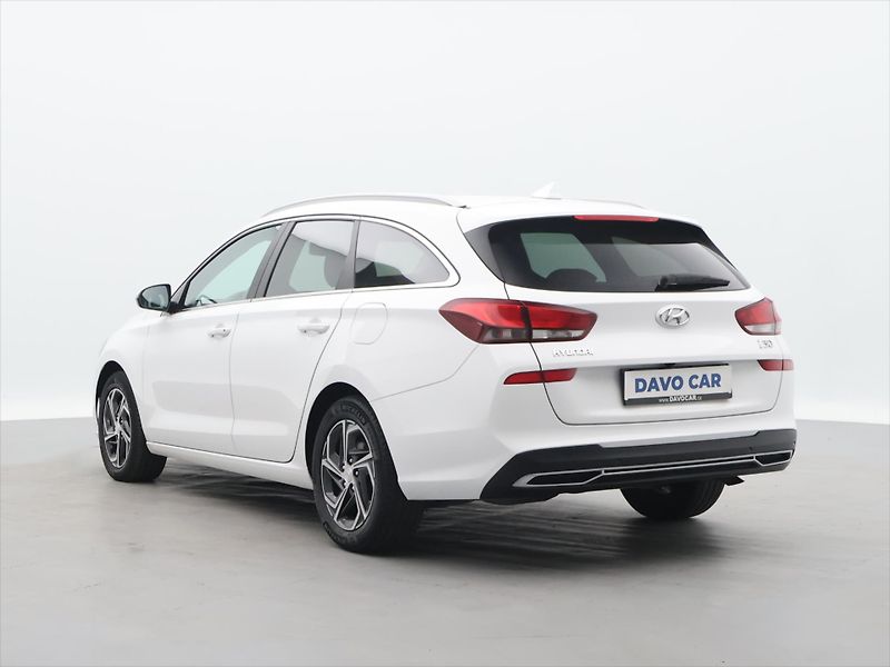 Hyundai i30 1,6 CRDI CZ 1.Maj. DPH - fotka 5 z 27