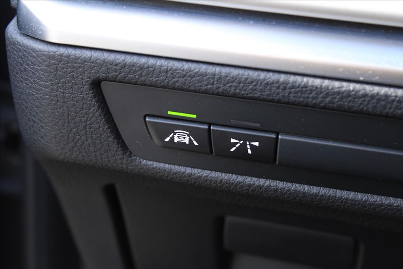 BMW Řada 5 530d GT xDrive LUXURY NAVI - fotka 25 z 27
