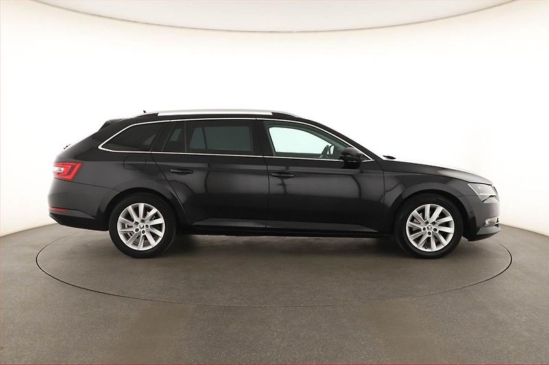Škoda Superb (2017) 2.0 TDI, Automat, Navi - fotka 6 z 21
