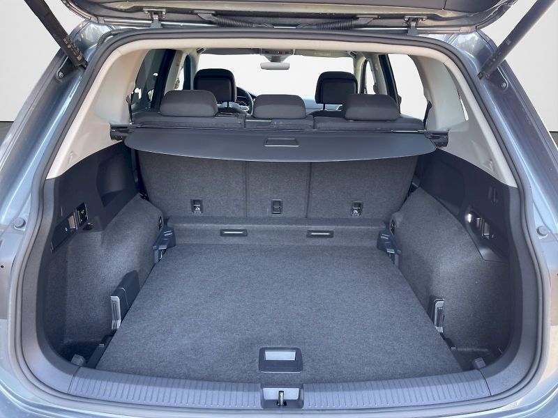 Volkswagen Tiguan Allspace (2023) 2.0 TDI 110 kW 4MOTION DSG Ele - fotka 29 z 34