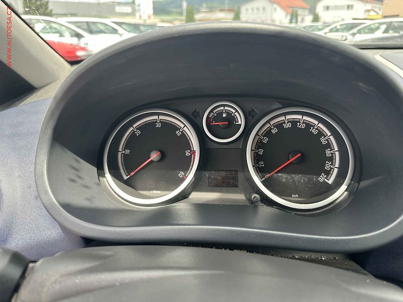 Opel Corsa (2007) 1.3CDi, 1.maj,ČR - fotka 14 z 15