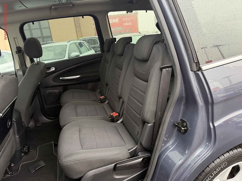 Ford Galaxy (2012) 2.2 TDCi, Titanium, xenon - fotka 10 z 16