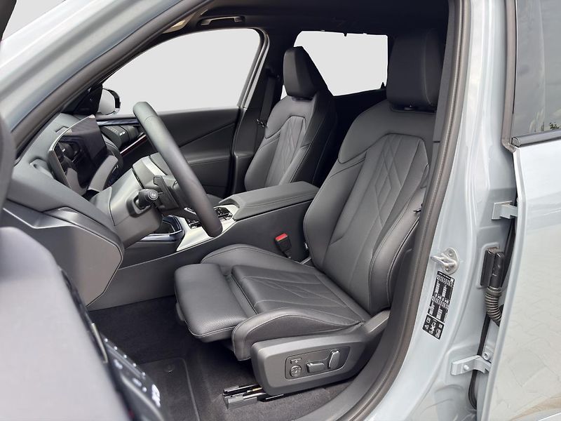 BMW X3 xDrive20d - fotka 7 z 24