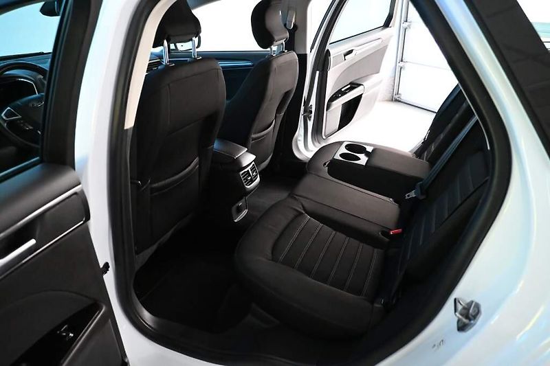 Ford Mondeo (2022) 2.0 140 KW LED ACC SONY Tažné - fotka 9 z 36
