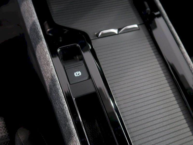 Škoda Superb (2025) 1.5TSI 110KW DSG TAŽNÉ 2 SADA - fotka 36 z 48
