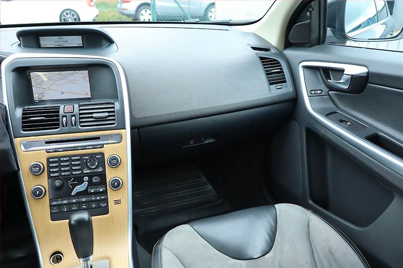 Volvo XC60 (2009) D4, 4X4, Automat, Serv.kniha - fotka 8 z 26