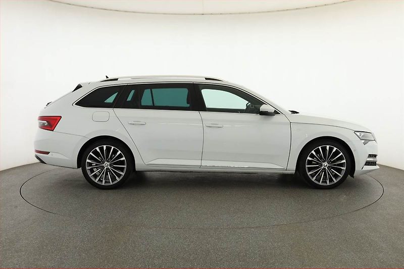 Škoda Superb (2023) Laurin&Klement 2.0 TDI - fotka 6 z 21