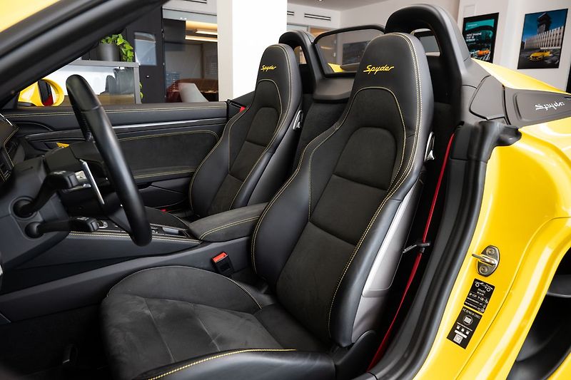 Porsche 718 718 Spyder PDK - fotka 7 z 23