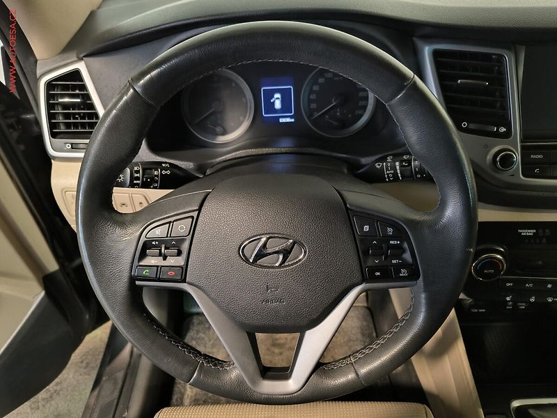 Hyundai Tucson (2016) 1.7 CRDi, ČR, Navi, kamera - fotka 13 z 17