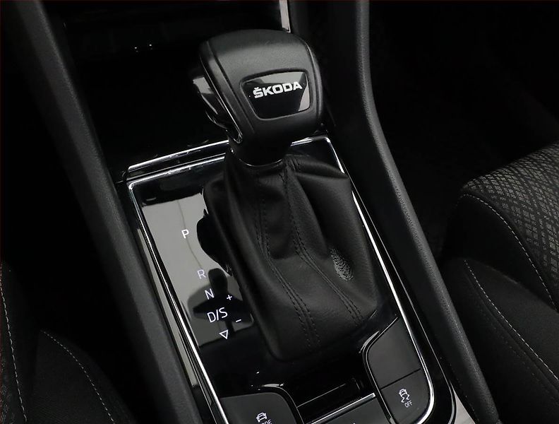Škoda Karoq (2023) Style 1.5 TSI - fotka 14 z 16