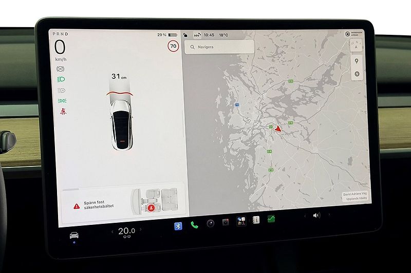 Tesla Model Y Long Range AWD - fotka 21 z 31