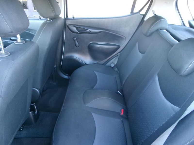 Opel Karl (2016) 1,0L KLIMA TEMP 9x AIRB - fotka 13 z 27
