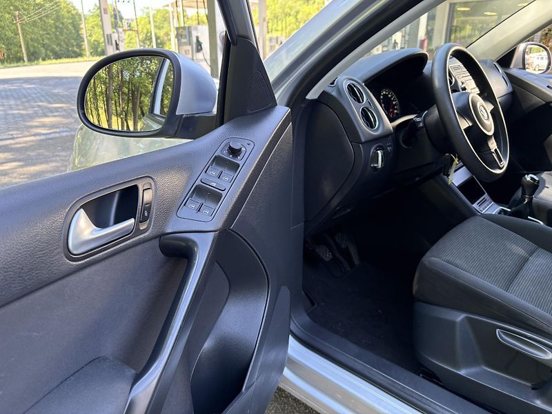 Volkswagen Tiguan (2012) 1.4 TSI BlueMotion Tech -PĚKNÝ - fotka 11 z 26