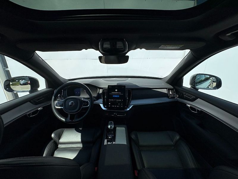 Volvo XC90 Plus Black Edition T8 AWD 335k - fotka 10 z 27