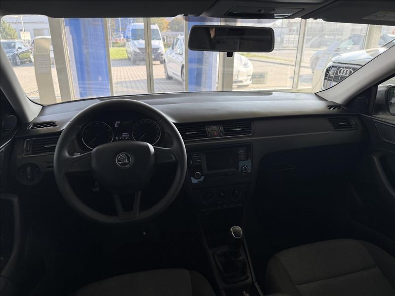 Škoda Rapid 1,2   TSI 81kW,SERVISKA,1.MAJI - fotka 16 z 18