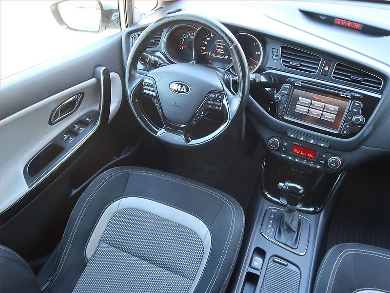 Kia Ceed (2013) Gold 1.6 GDI, Automat, Navi - fotka 7 z 18