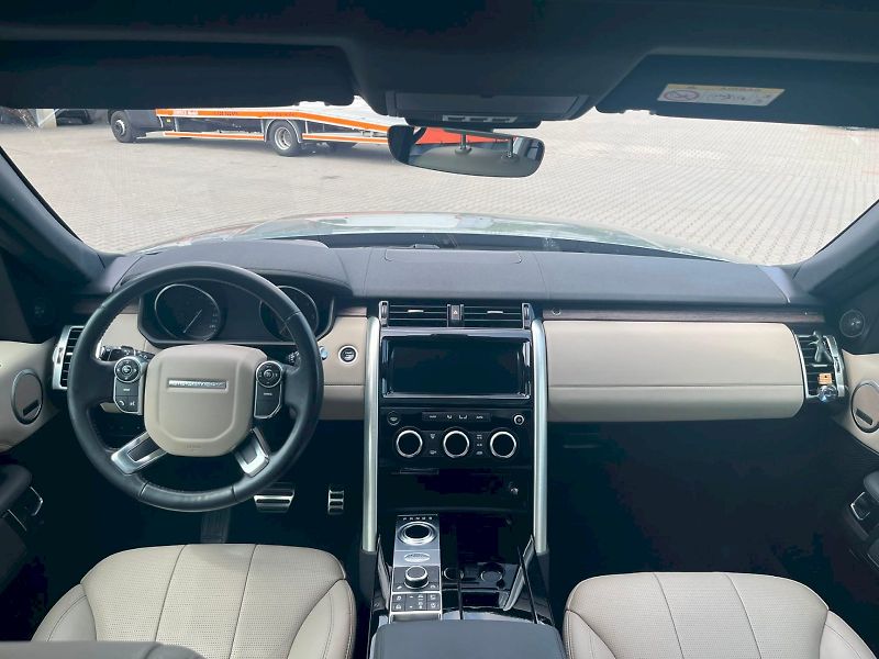 Land Rover Discovery (2017) 3.0 TDV6 HSE - fotka 7 z 21