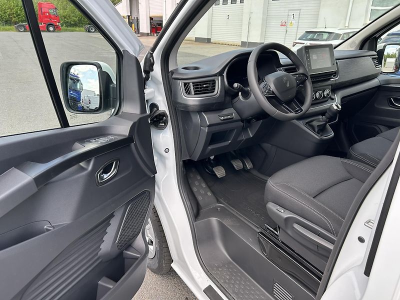 Renault Trafic (2026) CREW VAN L2H1 150k RED 6 míst - fotka 14 z 21