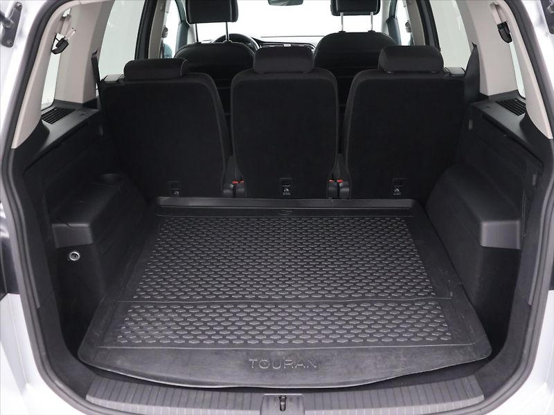 Volkswagen Touran 1,6 TDI 81kW DSG 7-Míst Tažné - fotka 10 z 29