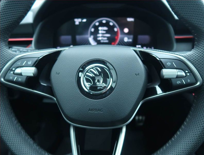 Škoda Kamiq (2024) Monte Carlo 1.0 TSI - fotka 16 z 19