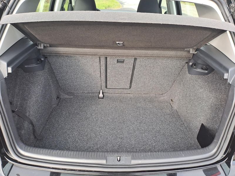 Volkswagen Golf (2012) 1.4 16V 59 KW, SERVISKA, PĚKNÝ - fotka 36 z 36
