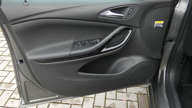 Opel Astra 1.5 CDTi 90kW Elegance ST S/S - fotka 8 z 23