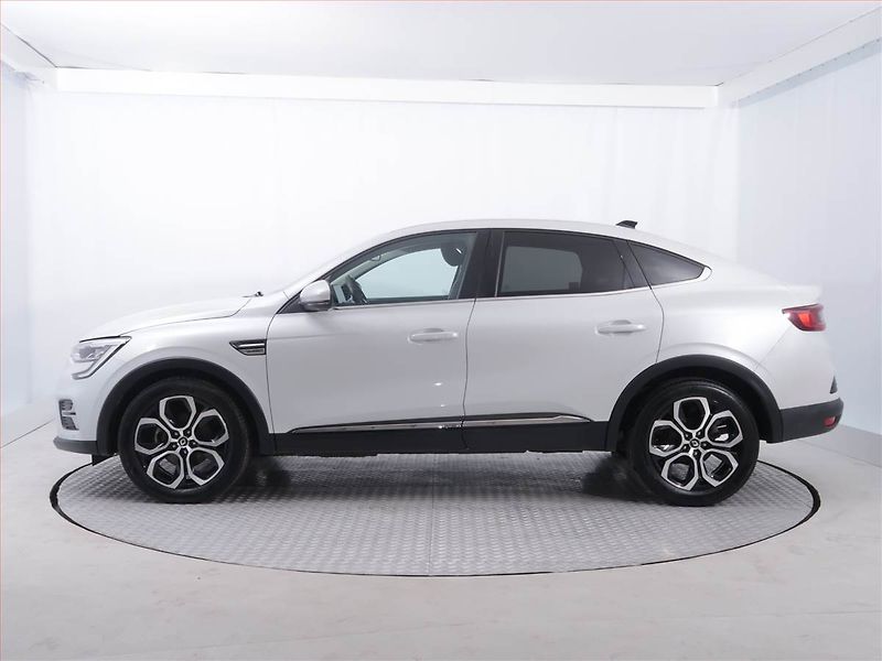 Renault Arkana (2022) E-Tech - fotka 3 z 19