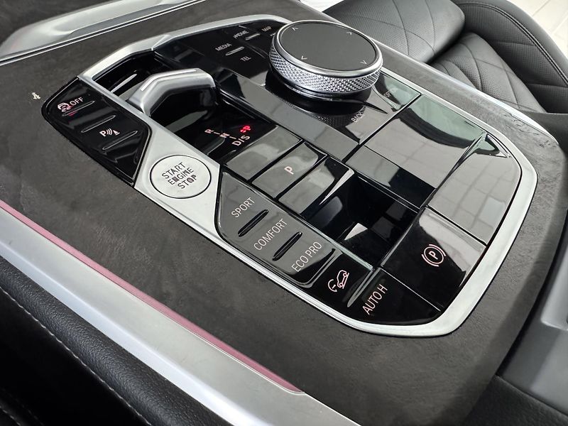 BMW X5 40i xDrive*280kW*Laser*Panoram - fotka 26 z 45