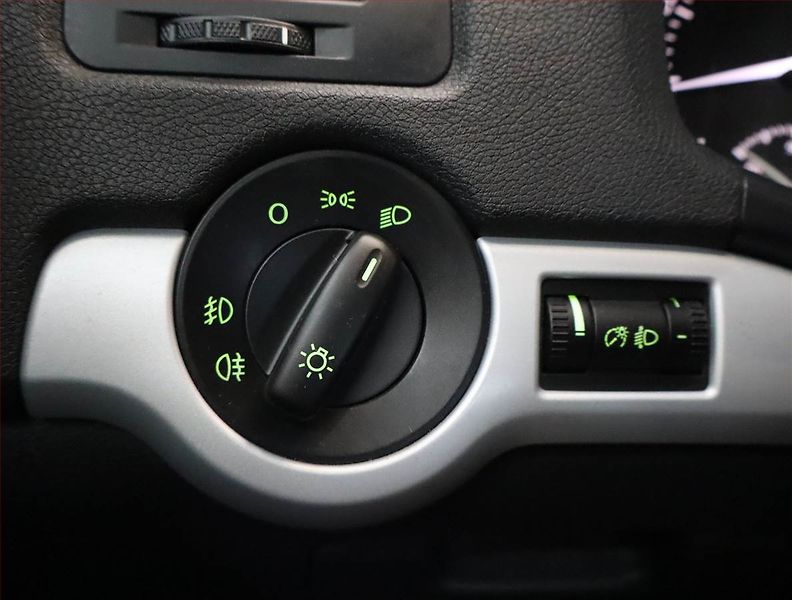 Škoda Octavia (2011) 1.8 TSI, Xenony, Tempomat - fotka 17 z 17