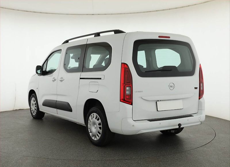 Opel Combo (2023) Maxi Edition 1.5 CDTI, 5Míst - fotka 4 z 14