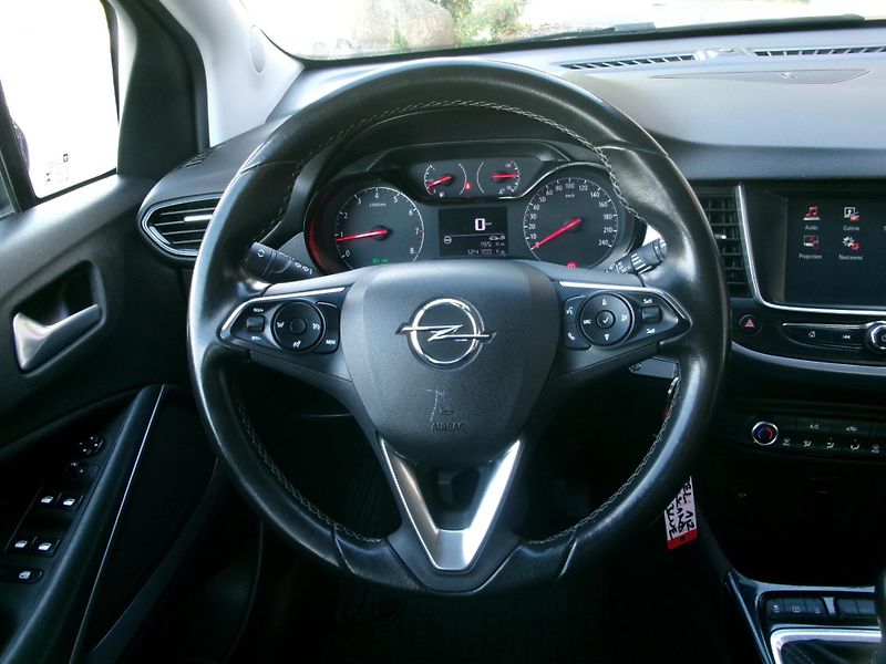 Opel Crossland X (2018) 1,2 PT DOHC KLIMA - fotka 16 z 31