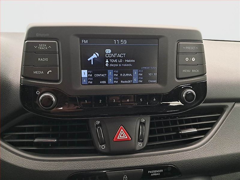 Hyundai i30 (2018) 1.4 T-GDI, Serv.kniha - fotka 12 z 16