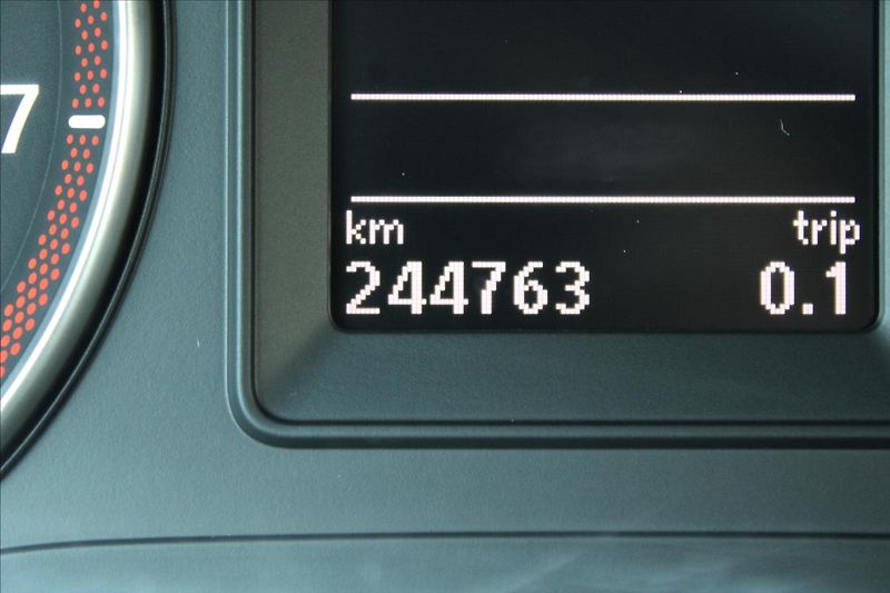 Volkswagen Touran 1,2 TSI  7 MÍST,VÝHŘEVY - fotka 9 z 29