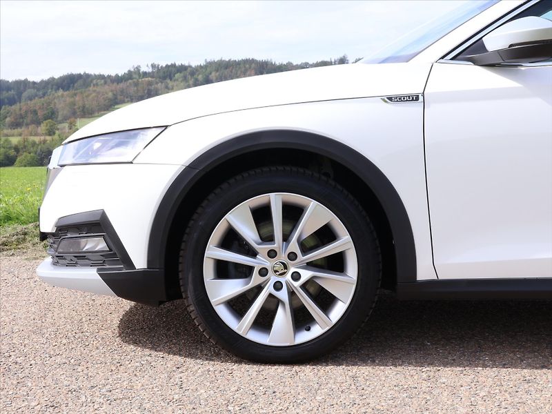Škoda Octavia 2,0 TDI 147kW DSG CZ Scout DPH - fotka 37 z 44