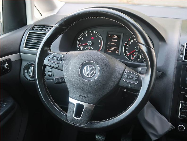 Volkswagen Touran (2012) Comfortline 1.4 TSI, Navi - fotka 19 z 19