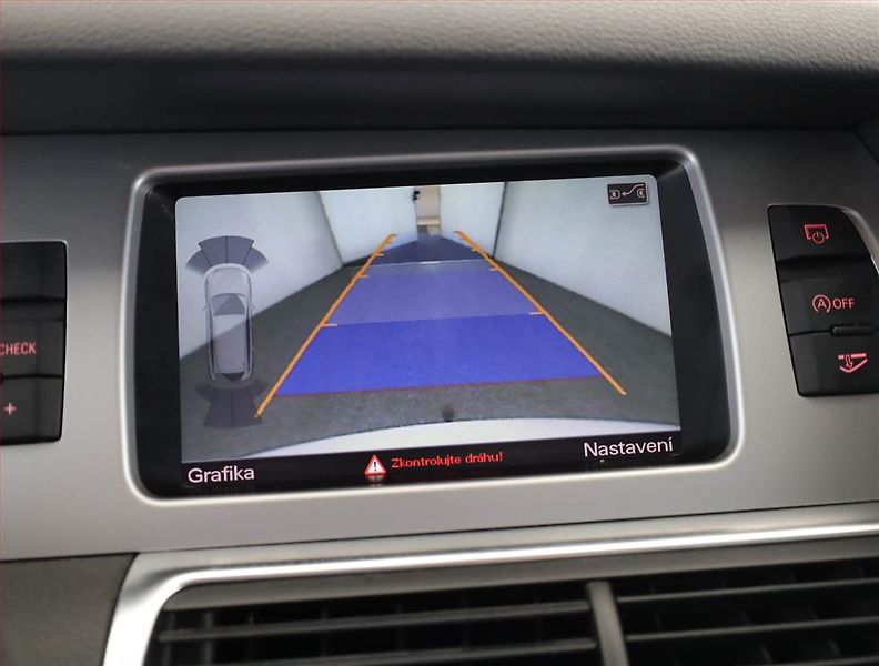 Audi Q7 (2011) S-Line 3.0 TDI, 4X4, Automat - fotka 13 z 17