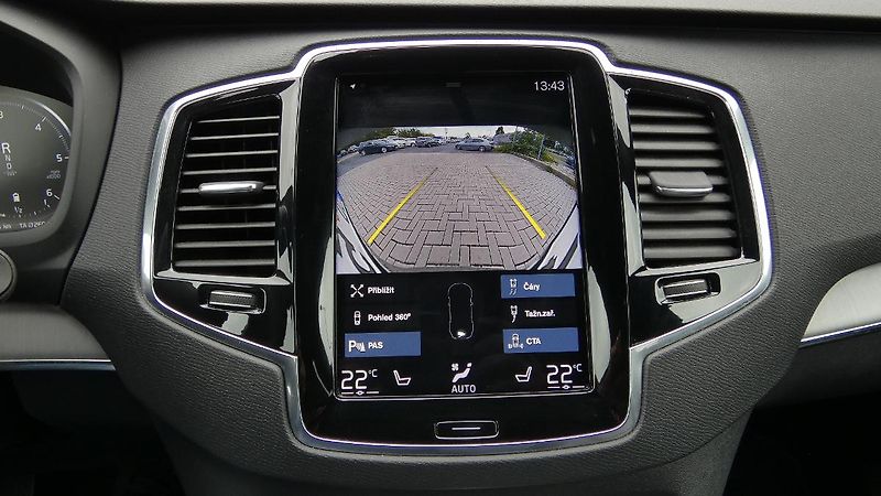 Volvo XC90 B5 AWD Momentum PRO 7 míst - fotka 15 z 27